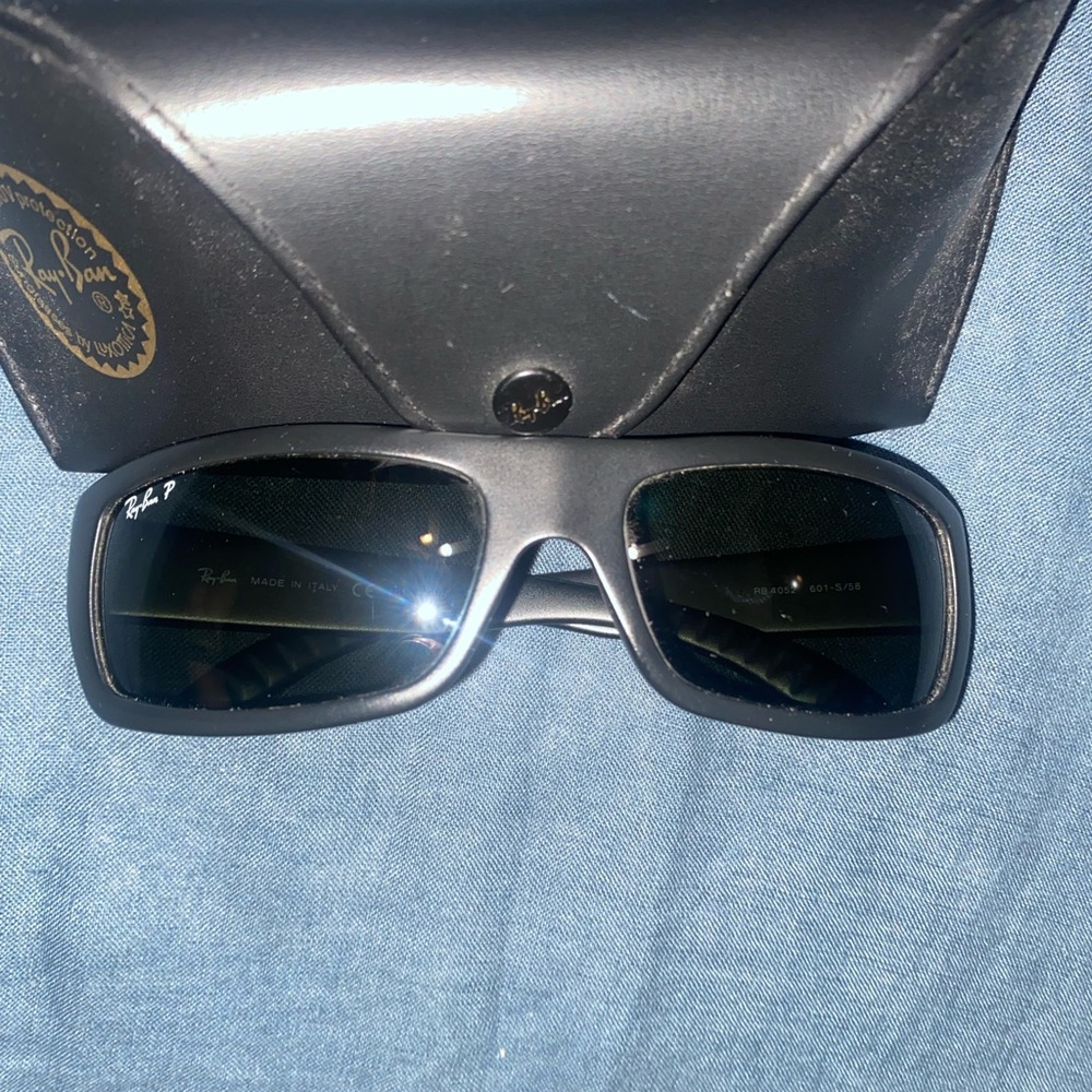 Ray bans polarized sunglasses